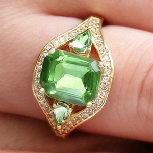 🎀 Noble Radiant Cut Pear Super Pure Green Crystal Rings for Women,EVGG1491
